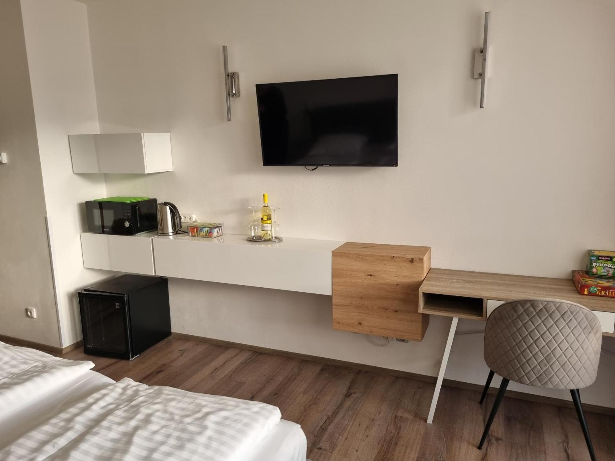 Ubytování Hanka v hotelovém pokoji C408 Frymburk Extérieur photo